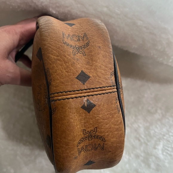 MCM VINTAGE COGNAC VISETOS SLING BAG - Picture 5 of 16